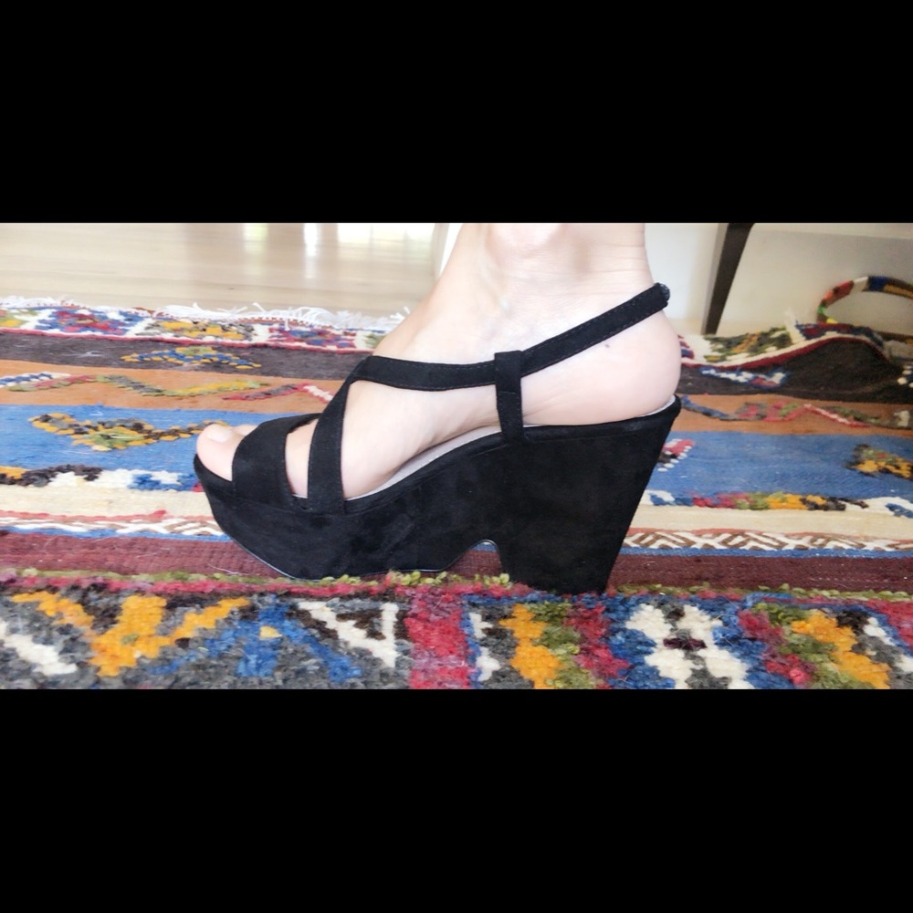 Platform sandal - Picture 3 of 5